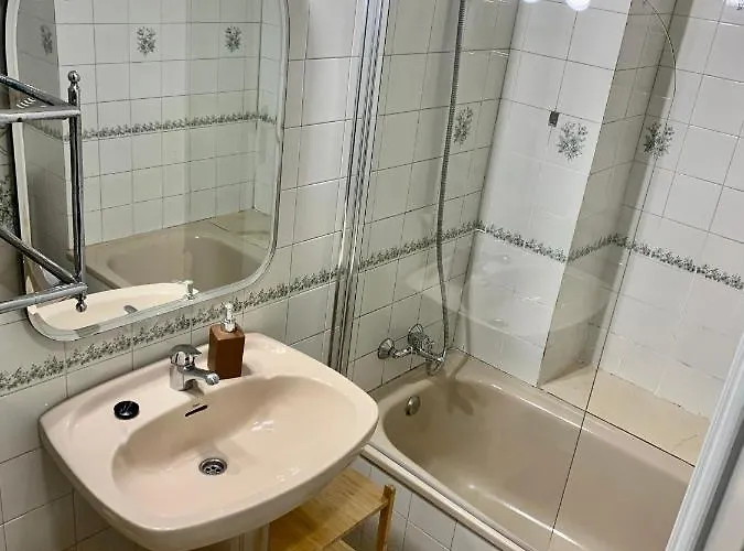 Con Garaje A Un Paso De La Playa * Gijon